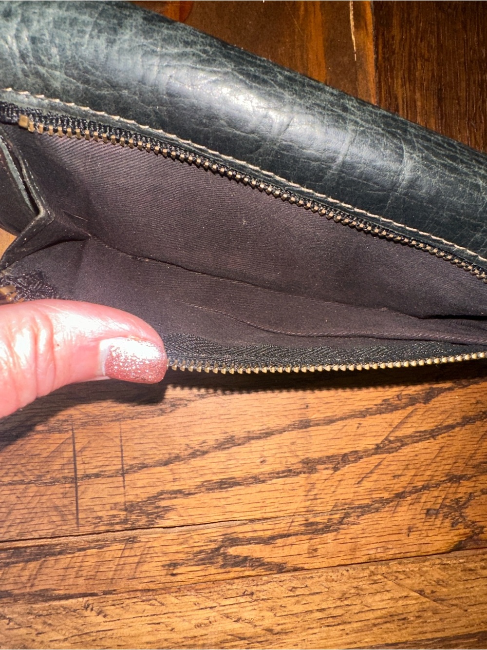 Vintage Fossil Embossed Leather Zip Clutch Wallet - Picture 3 of 7